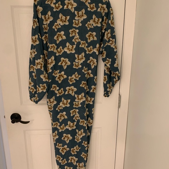 Acacia Walvis dress TROPIC (cover photo indicates fit, next photos for pattern) - Picture 3 of 8